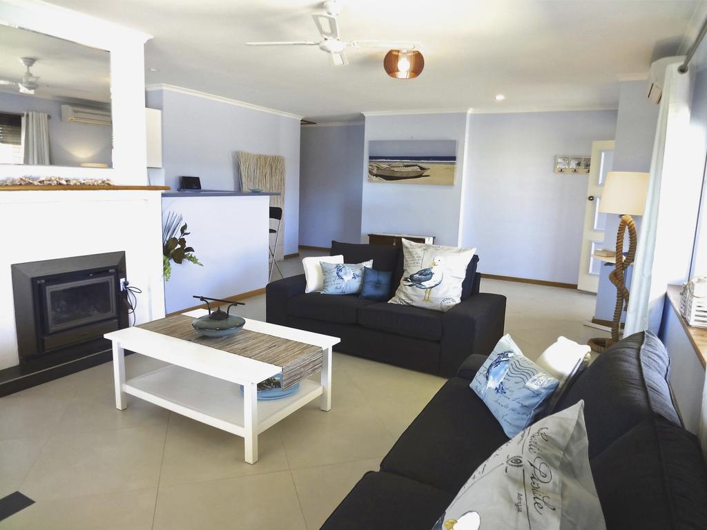 Salty Air Apartments Kingscote Kangaroo Island الغرفة الصورة